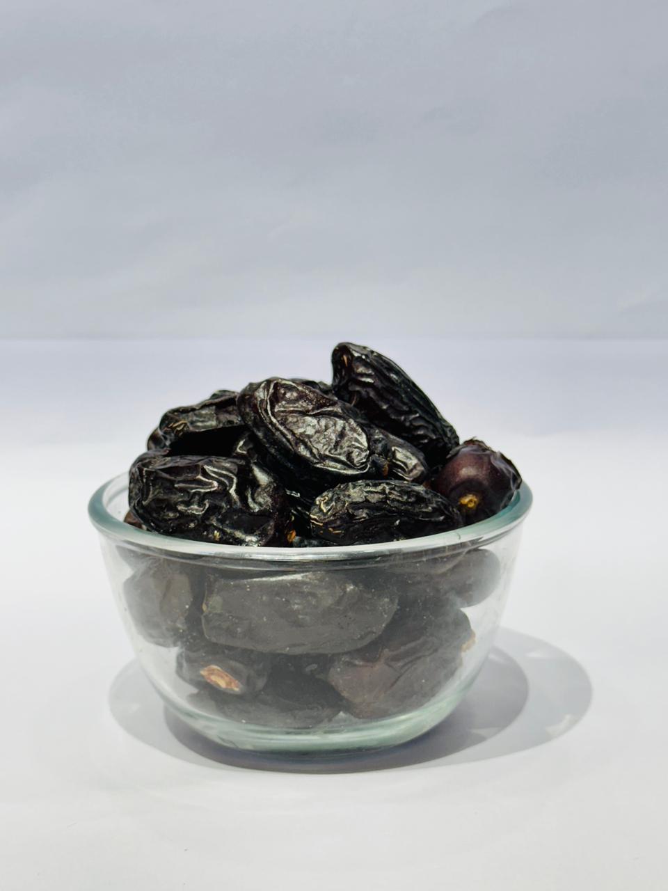 1.5kg Combo Pack: Chilly Garlic Cashews, Safawi Dates & 777 Mix