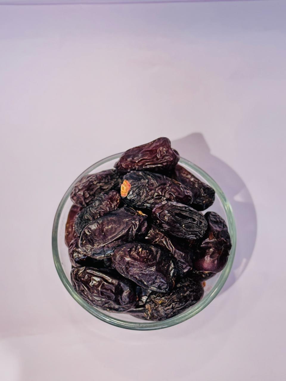 1.5kg Combo Pack: Chilly Garlic Cashews, Safawi Dates & 777 Mix